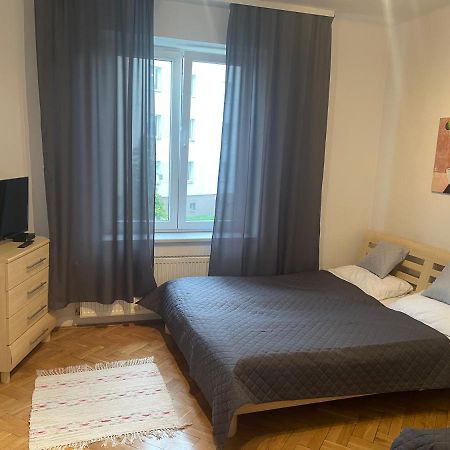 Apartamenty 650 Metrow Od Dworca Przemyśl Eksteriør billede