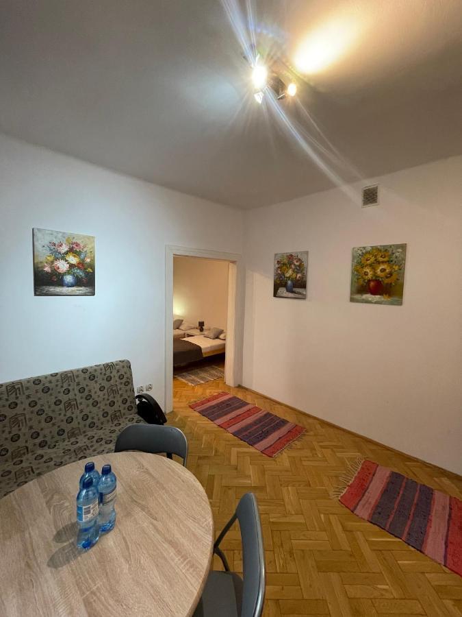 Apartamenty 650 Metrow Od Dworca Przemyśl Eksteriør billede
