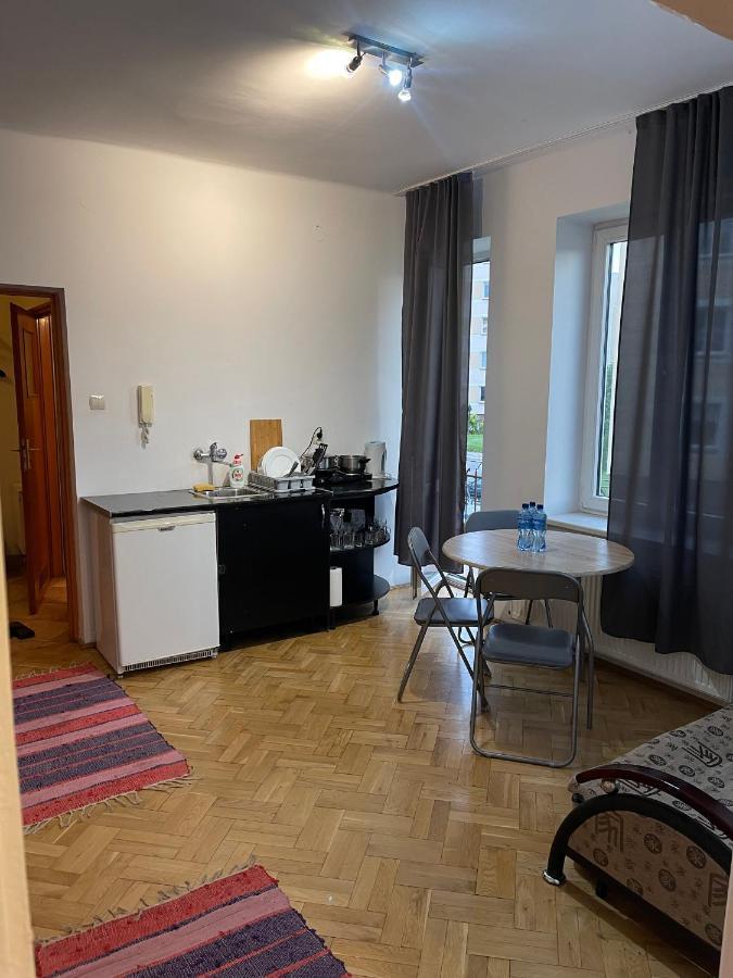Apartamenty 650 Metrow Od Dworca Przemyśl Eksteriør billede